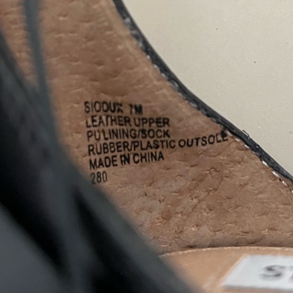 Steve Madden "Sioux" black leather studded fringe ankle strap heel sandals - Picture 6 of 9